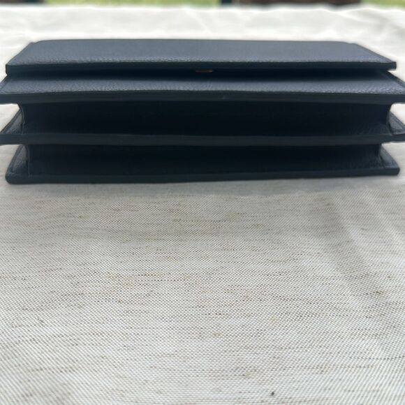 Sondra Roberts Squared Navy Leather Hand/Shoulder Bag - Picture 6 of 6